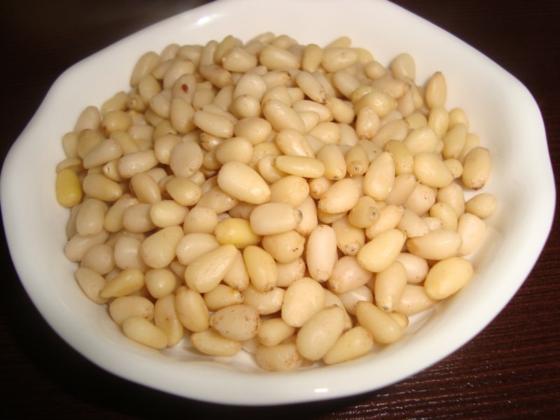 Употребляйте в пищу кедровые орехи!