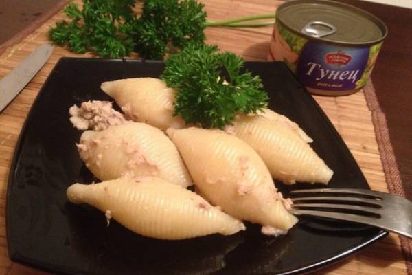 Тунец с ракушками