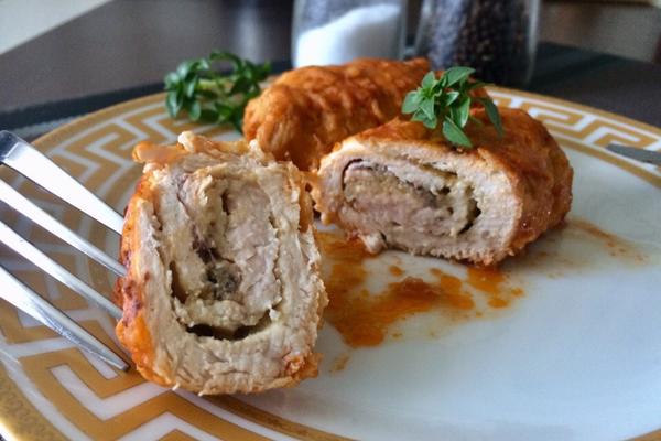 Куриные рулетики в сливочно-томатном соусе