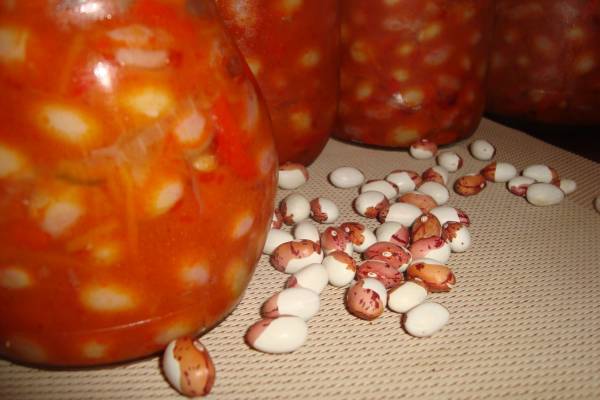 Фасоль консервированная с овощами