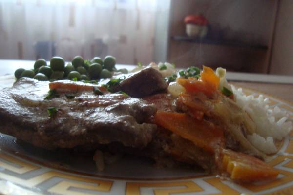 Говяжья печень в сметане