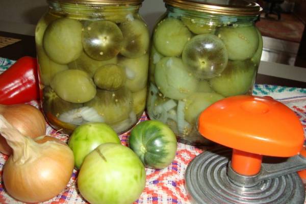 Помидоры зеленые, маринованные по-польски