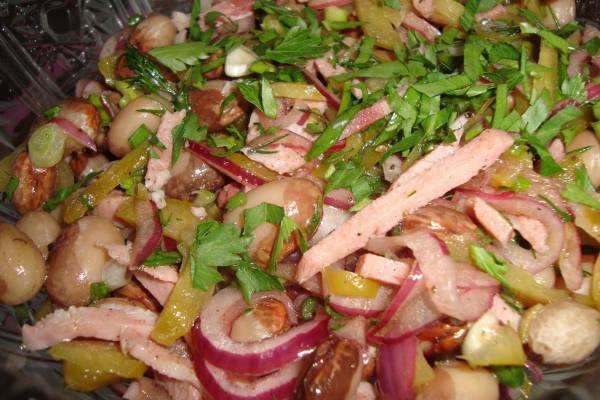 Салат из фасоли