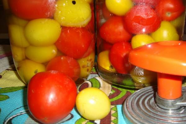 Консервированные помидоры - пальчики оближешь