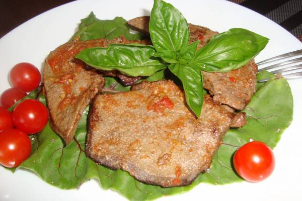 Печень с томатами