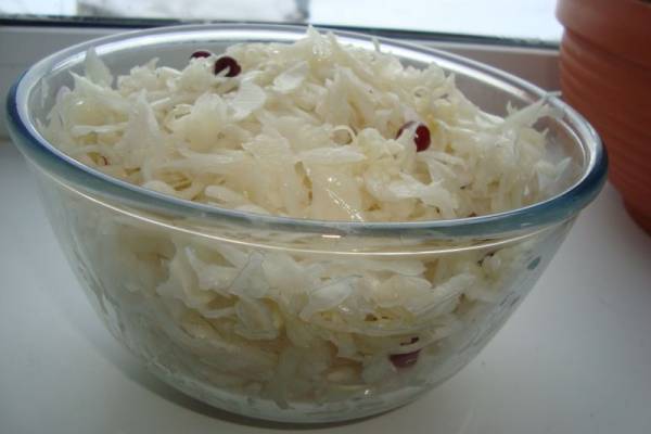 Салат капуста с клюквой