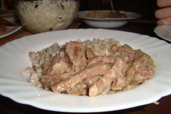 Говядина по-строгановски