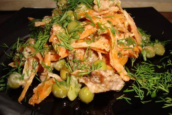 Салат c печенью трески