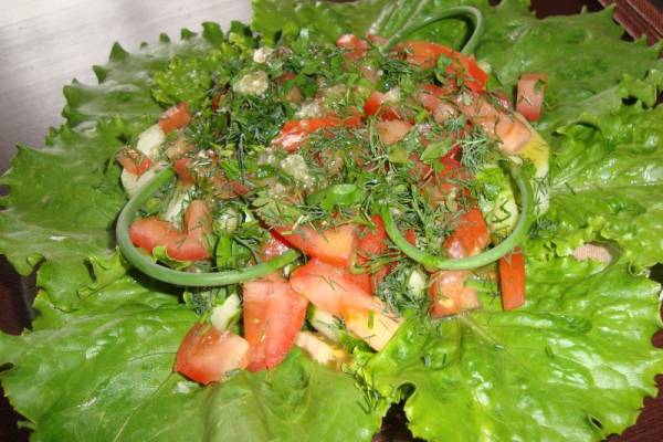 Овощной салат с горчичным соусом