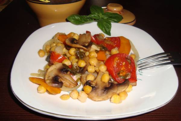 Нут с грибами