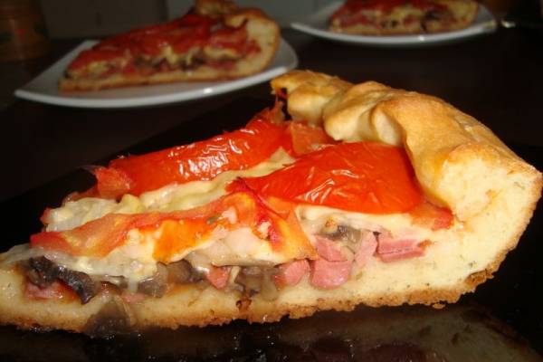 Пицца с ветчиной