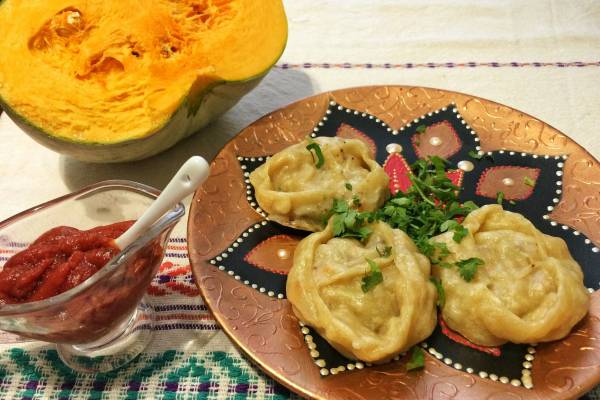 Манты с тыквой вегетарианские
