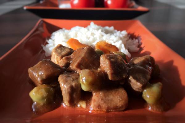 Говядина в кисло-сладком соусе по-китайски