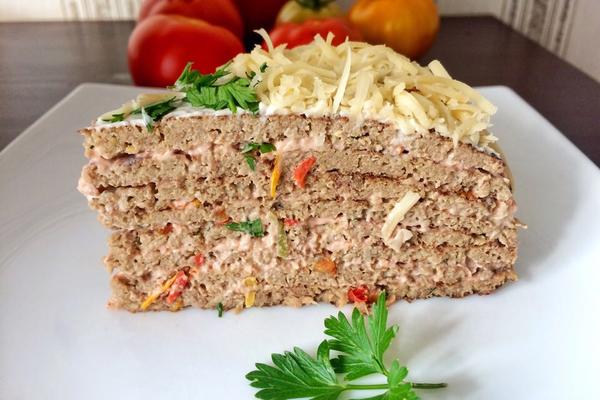 Торт из куриной печени с кабачком и кукурузной мукой