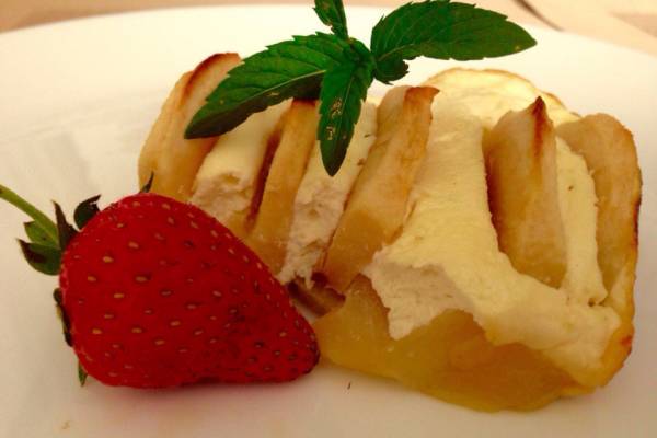 Творог с яблоками