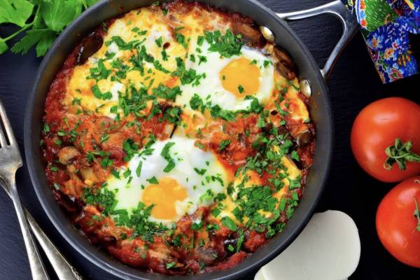 Шакшука (яичница с овощами и специями)