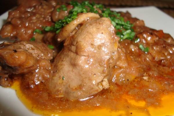 Куриная печень с шампиньонами по-французски