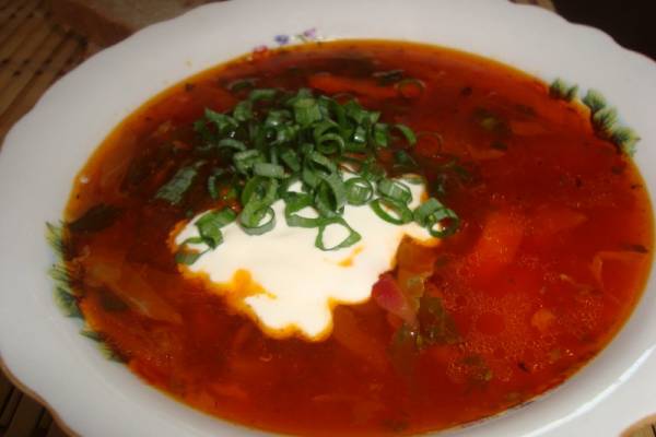 Борщ с бараниной и свекольной ботвой