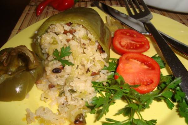 Фаршированный перец с кедровыми орешками