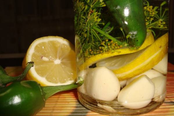 Уксус фруктовый с жгучим перцем