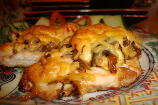 Куриные медальоны под сырной корочкой