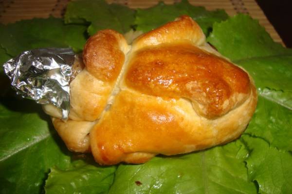 Куриная голень в слоеном тесте