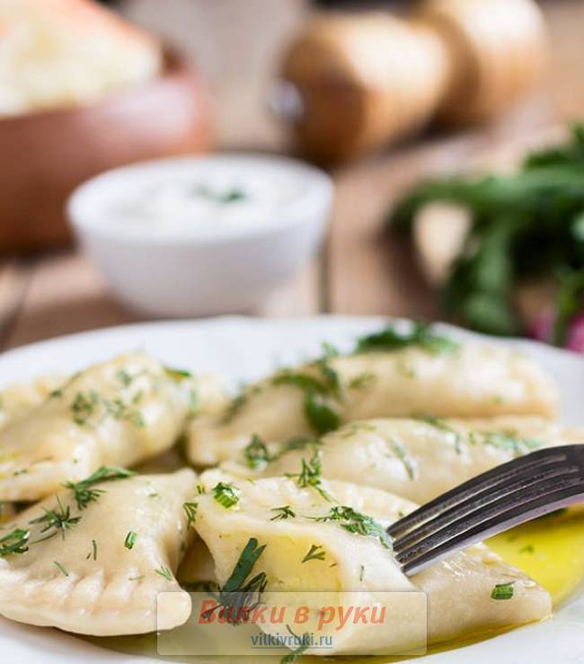 Пельмени с картошкой, салом и куриным филе