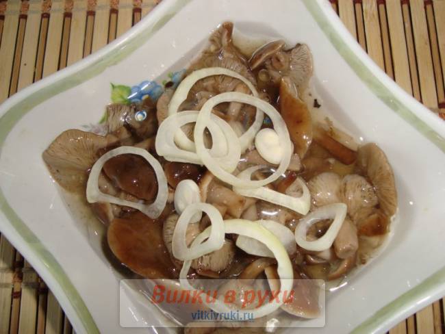 Маринованные опята