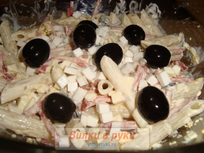 Салат из макарон по-португальски