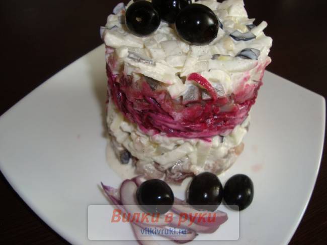 Салат из соленой сельди