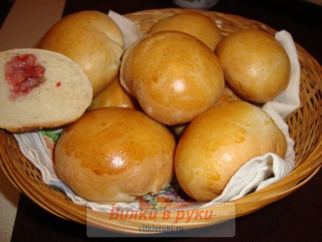 Булочки с клубникой