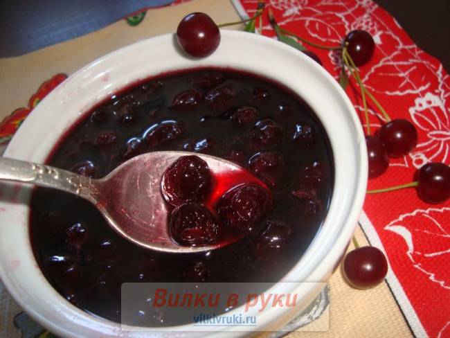 Вишневое варенье с черносливом