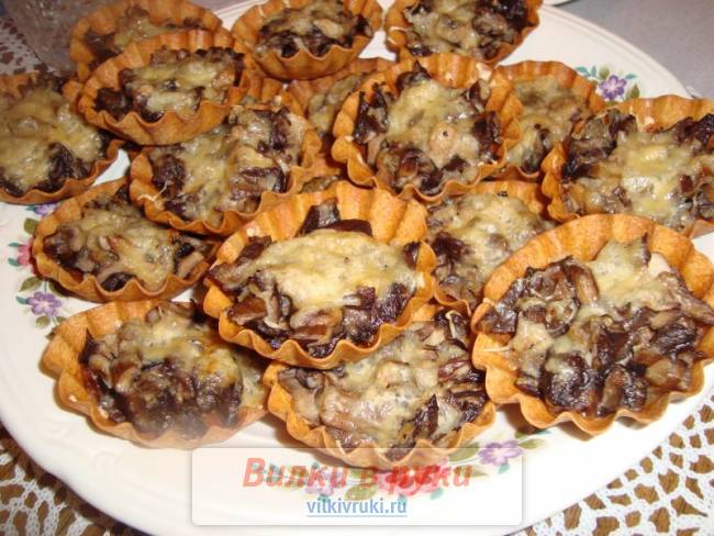 Жюльен грибной в тарталетках