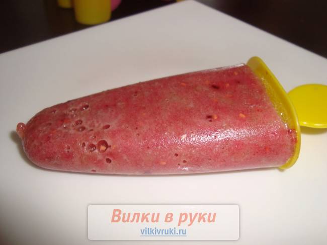 Малиново-банановое мороженное