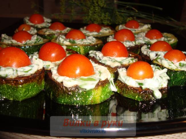 Цукини с перцем чили