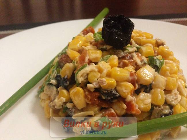 Салат с сухофруктами