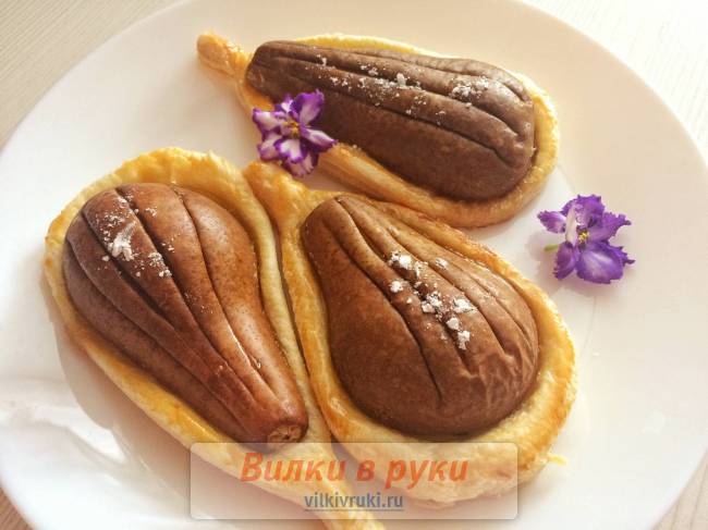 Груши на слоёном тесте