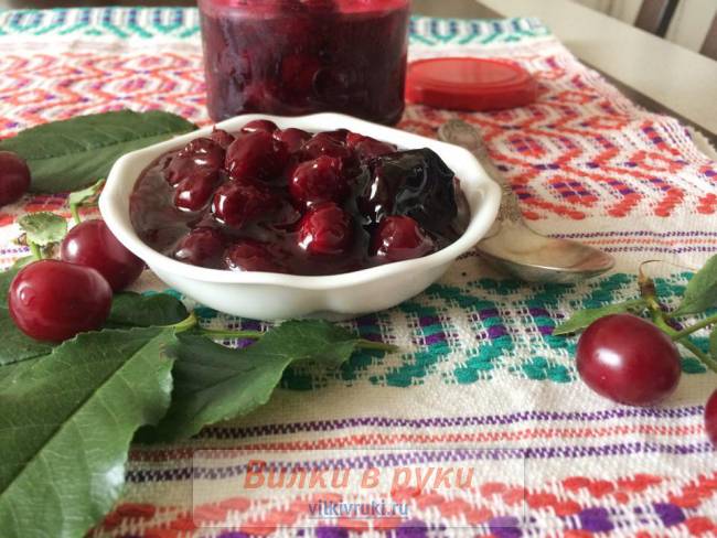 Вишня в желе