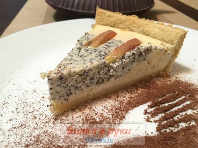 Чизкейк с маком и яблоком