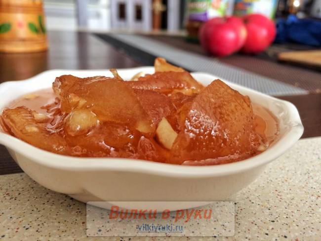 Яблочное варенье с орехом