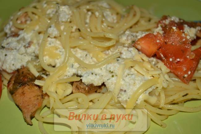 Спагетти с соусом