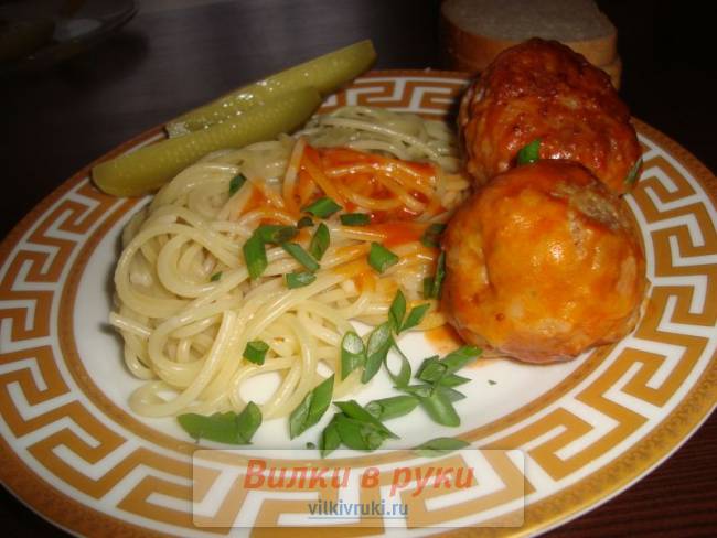 Куриные тефтели в огуречно-томатном соусе