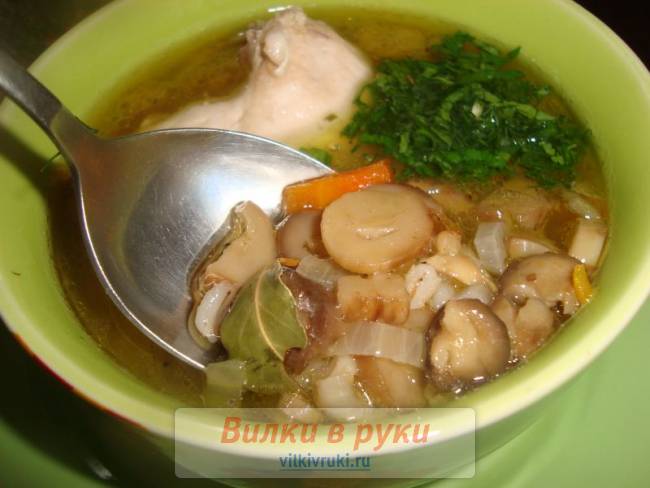 Куриный перловый суп с грибами